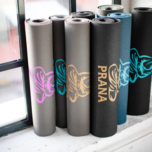 PRANA Prémium "Gold Silence", jógamatrac, hordozó hevederrel