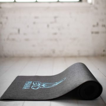   PRANA Prémium "Pure Peace", jógamatrac, hordozó hevederrel 